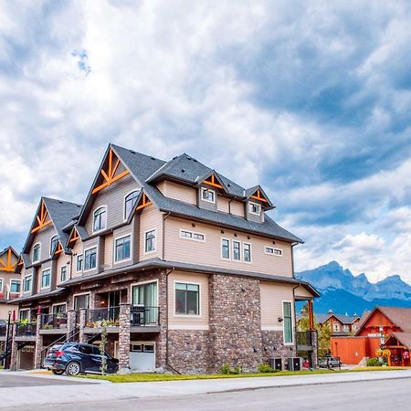 Nomad By Samsara Resort - Panorama Top View - 4Br & 5Bth Canmore Eksteriør billede