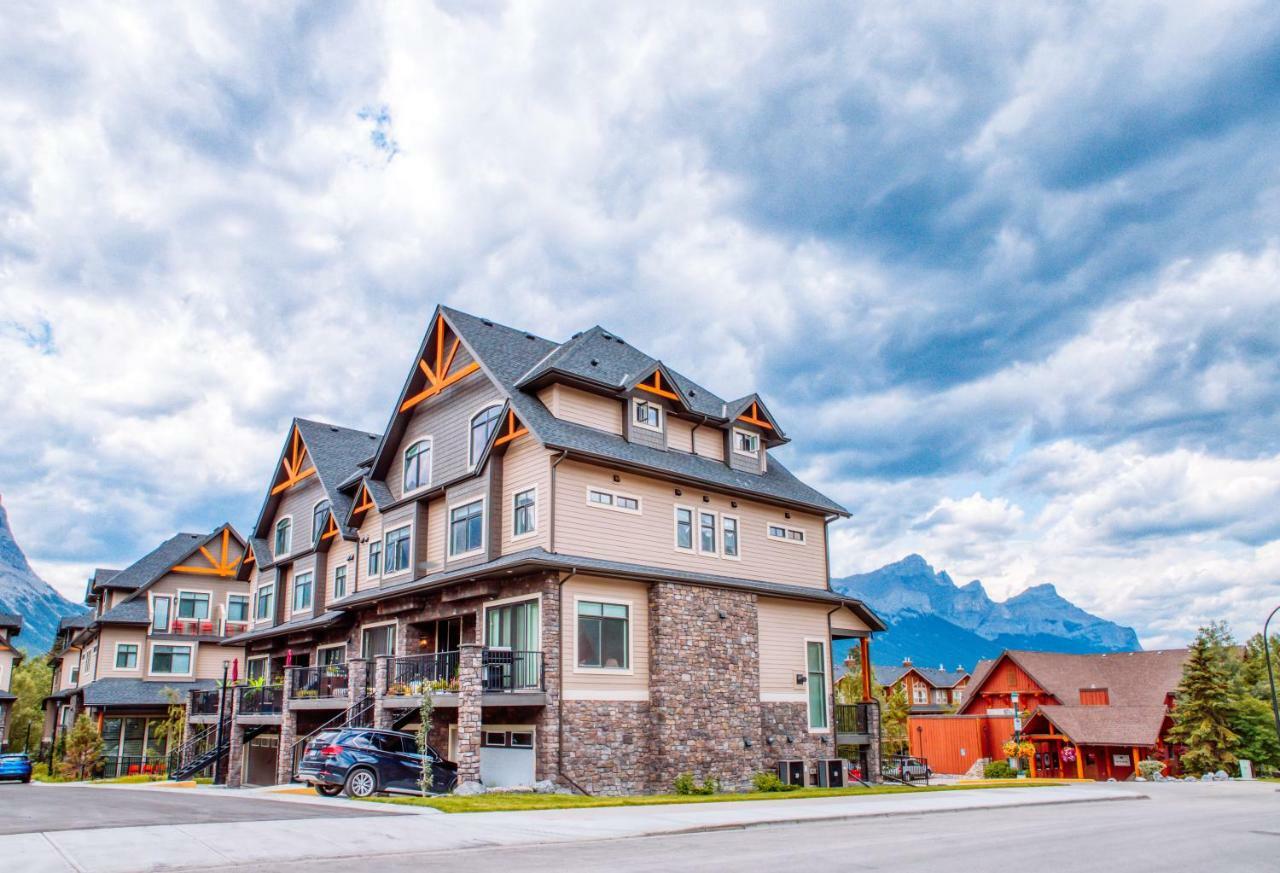 Nomad By Samsara Resort - Panorama Top View - 4Br & 5Bth Canmore Eksteriør billede